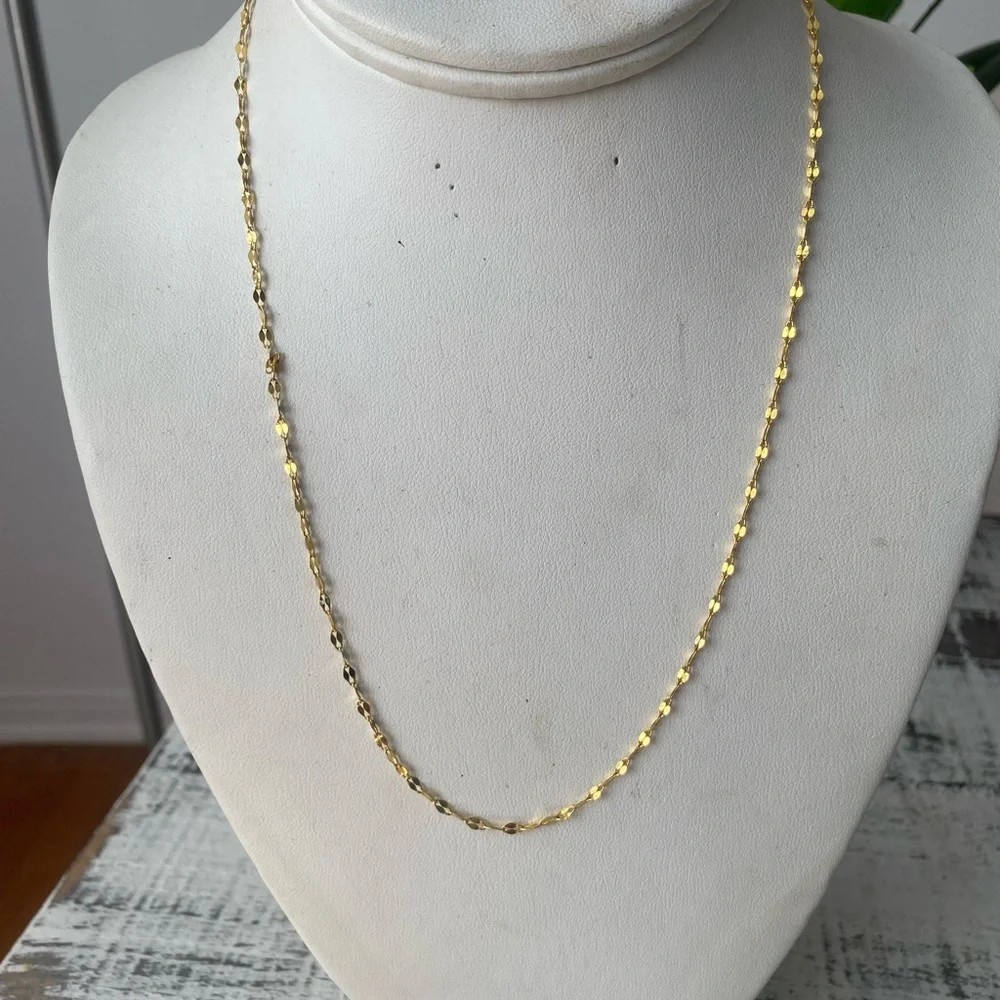 Elegant Gold Necklace - Picture 2 of 5